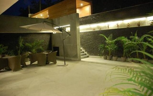 Hotel Red Earth