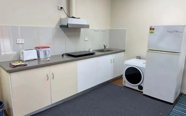 Metawise Charming Retreat at Huntingdale E4