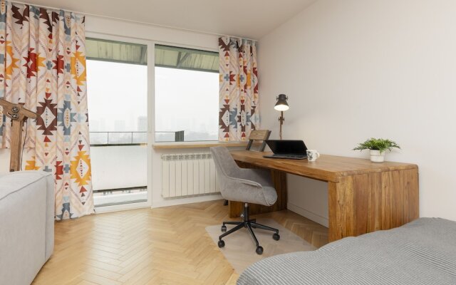 15th Floor Studio in Warsaw by Renters