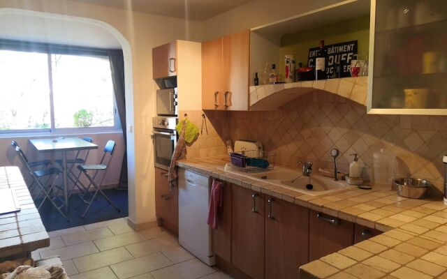 Apartment With 2 Bedrooms in Aix-en-provence, With Enclosed Garden and Wifi - 49 km From the Beach