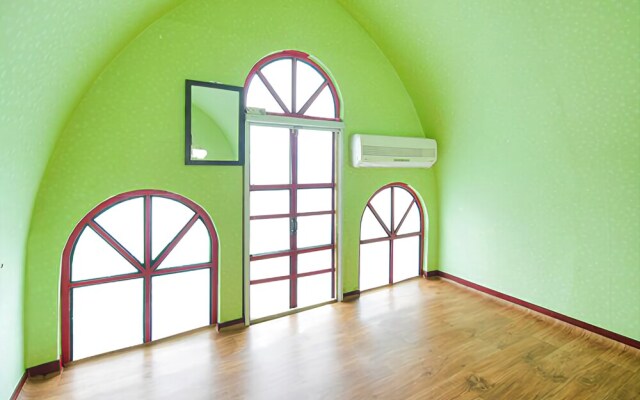 Taean Cheongpodae White Castle Pension