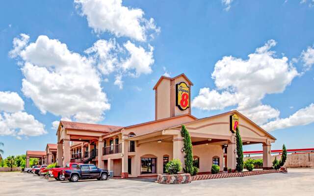 Super 8 by Wyndham Baytown/Mont Belvieu