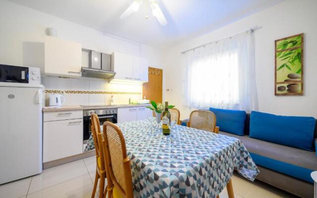 Stela Apartments