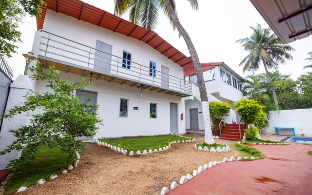 Sri Sai Holiday Inn