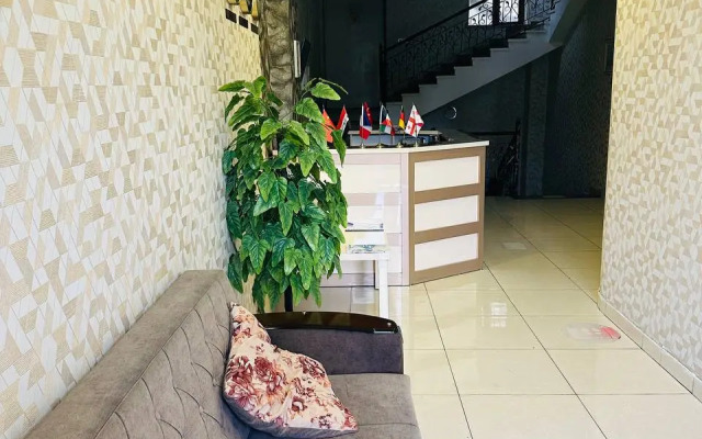 Eleon Hotel
