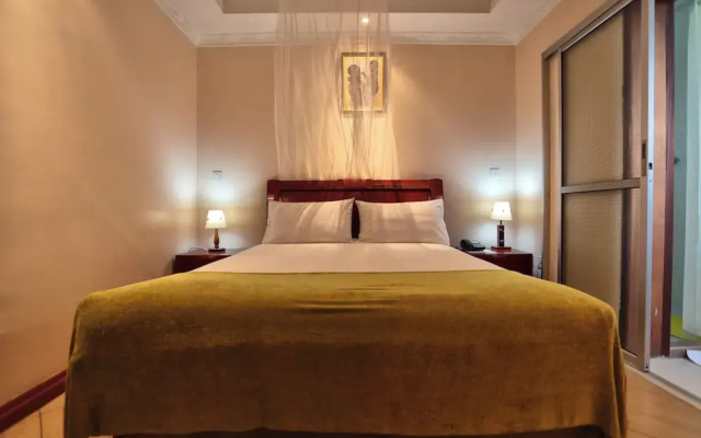 Sakinas Luxury Suites