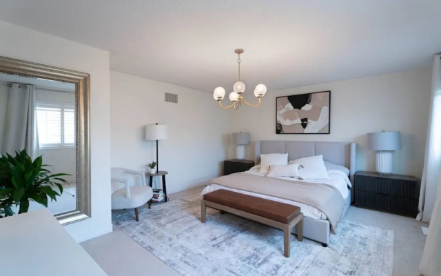 Stylish 4BR Oasis Peaceful Mississauga Location
