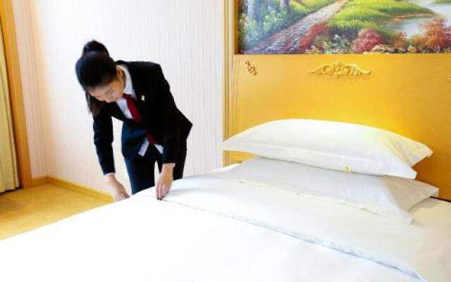 Vienna International Hotel (Shenzhen Airport Hangcheng)