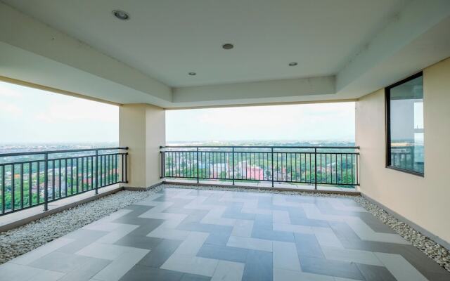 Cozy And Good Place 2Br Transpark Cibubur Apartment