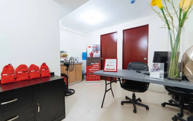 Reddoorz Plus @ Urban Tondo Manila