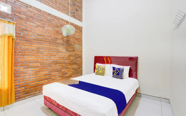 SPOT ON 93819 Homestay Shinta Syariah