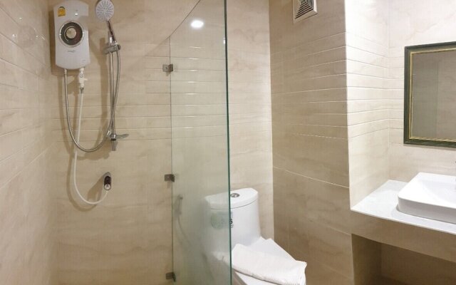 Hotel Petchkasem Grand