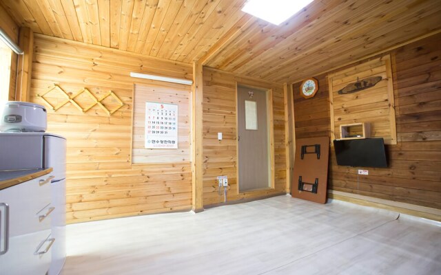 Wangju Godeok Pension