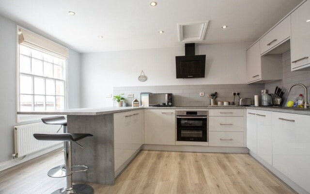 Castle Street Apartment