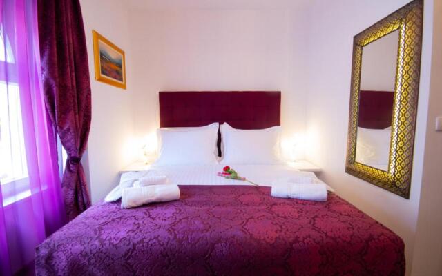 Center Luxury Rooms 2