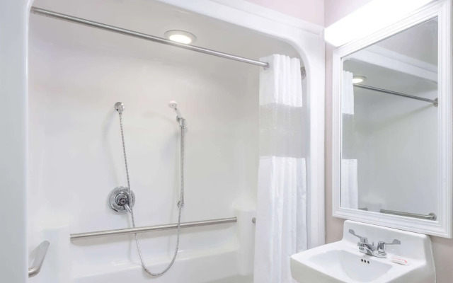 Baymont by Wyndham Cambridge