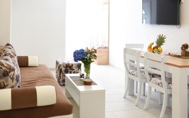 Awesome Apartment in Makarska With Wifi and 1 Bedrooms