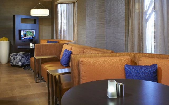 Courtyard by Marriott Detroit Utica