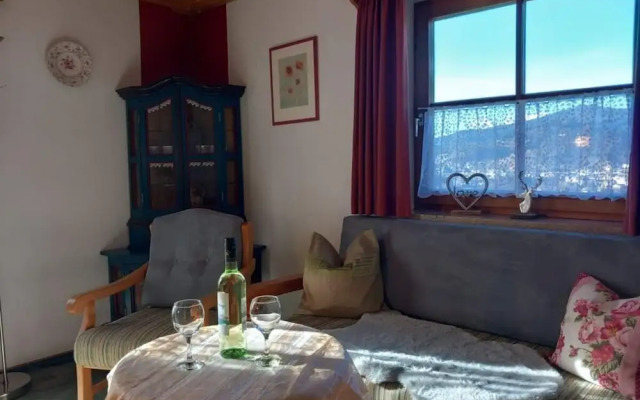 Hirschbichler Modern Retreat