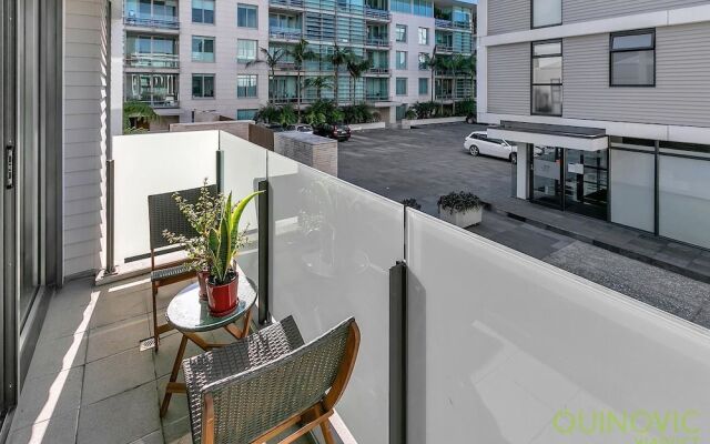 QV Large Stylish Viaduct Apartment - 772