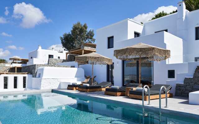 Monogram Travel Naxos