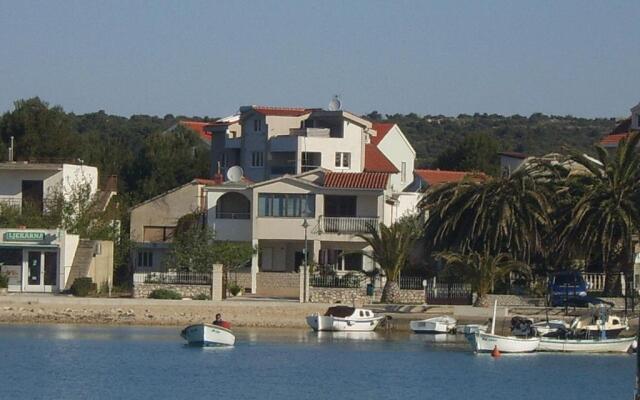 Apartments Villa Erik