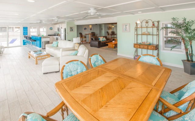 Ocean Commotion - 7 Br Home