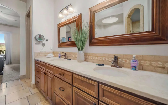 Coral Sunset Amenity-filled!