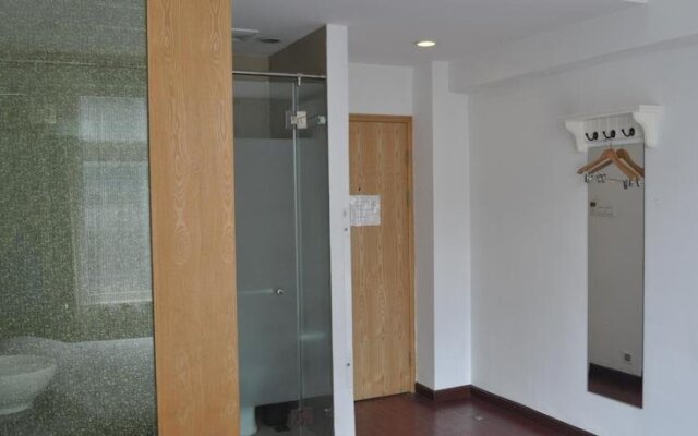 Yihao Business Hotel