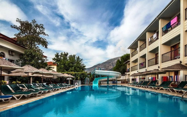 Golden Life Resort Hotel & Spa