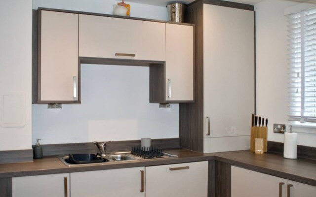 Modern Edinburgh Flat Close to City Centre