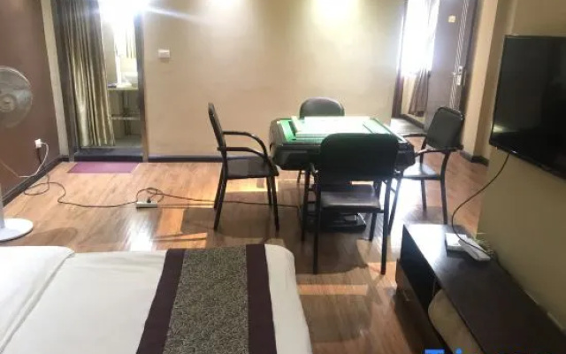 Luliang Yiyuan Business Hotel