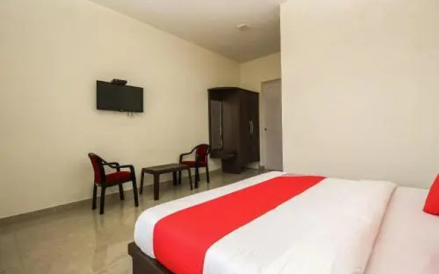 Gliders Holiday Inn by OYO Rooms