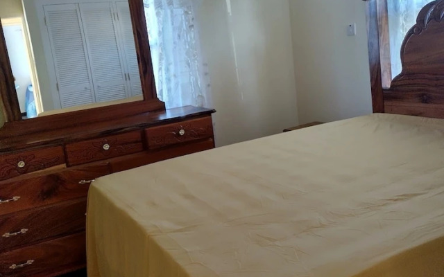 Remarkable 2-bed House in Old Harbour