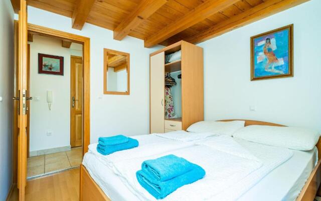 Apartments Foteza