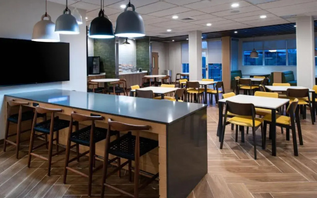 Fairfield Inn & Suites Charlotte University Research Park
