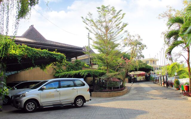 Front One Resort Yogyakarta