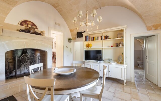 1966 Villa Medici Alla Macchia by Perle di Puglia