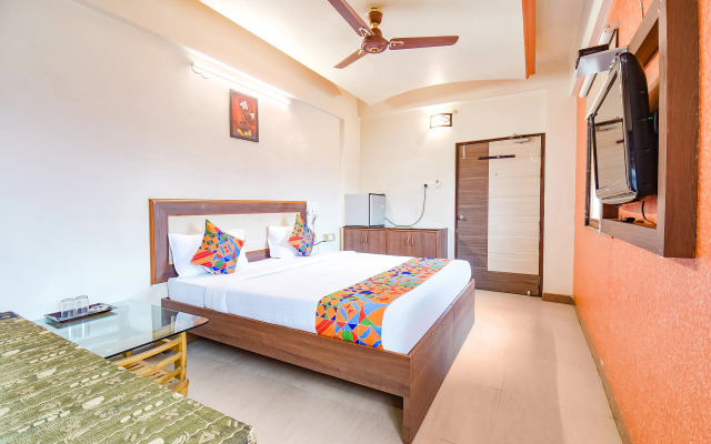 Fabhotel Shreeyash Residency