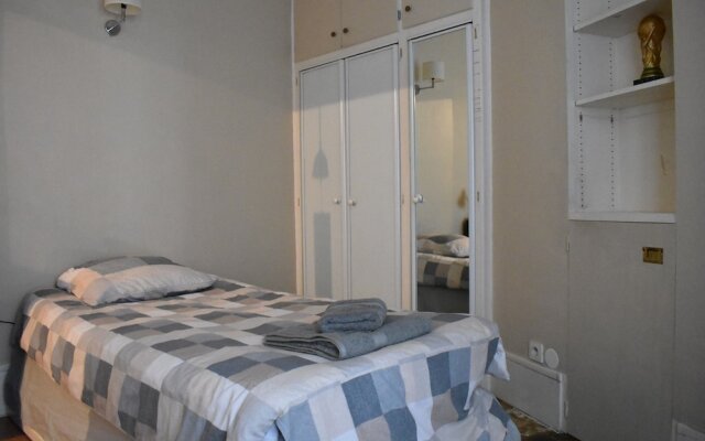 1 Bedroom Apartment In 16Th Arrondissement