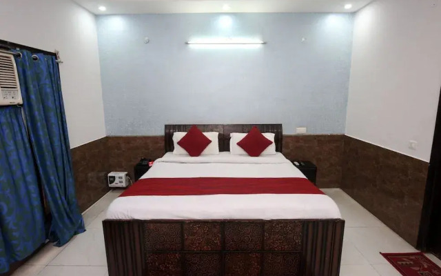 OYO 10362 Hotel Milan Inn