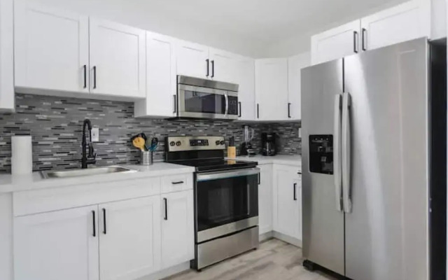 Beautiful 3 Bedroom House In Miami