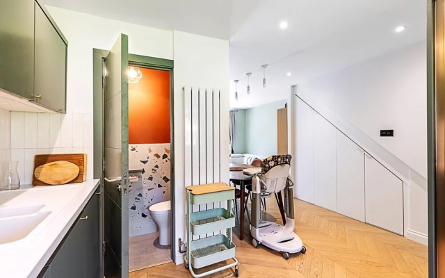Stylish Islington Garden Flat Sleeps Four