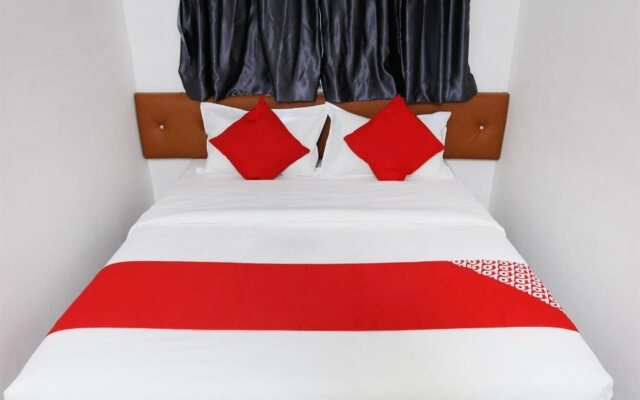 OYO 89672 EG Hotel JJ