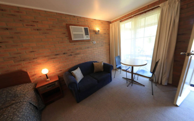 Quays Motel San Remo