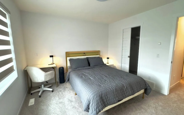 3BR Family House in NE Edmonton