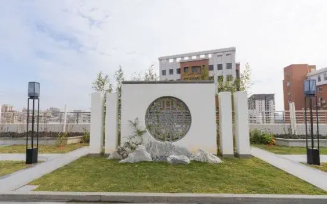 Julaier Hotel (Shantou Mixc High-speed Railway Station)