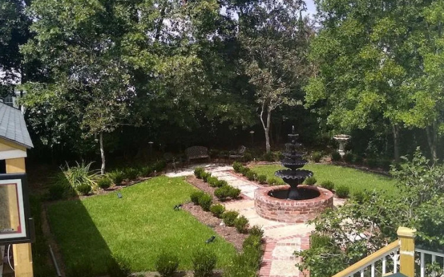 The Pillars in Natchez B&B
