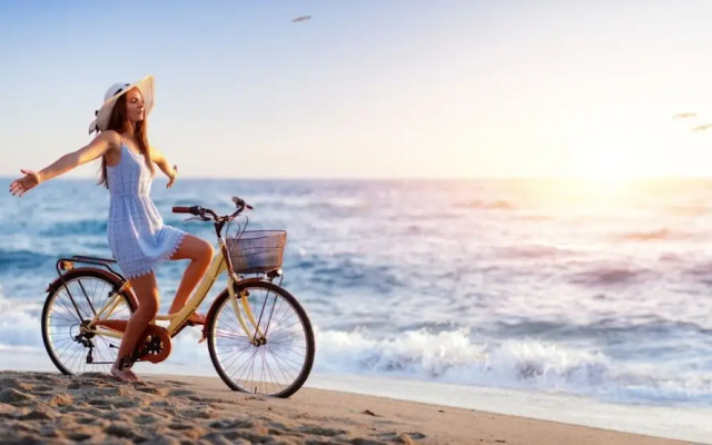 Spacious Holiday Home With Private Garden