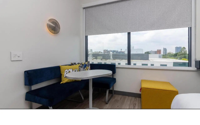 Aloft St. Louis Cortex